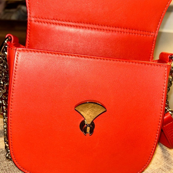 Bvlgari Divas Dream Flap Cover Chain Cross Bag - Picture 2 of 16